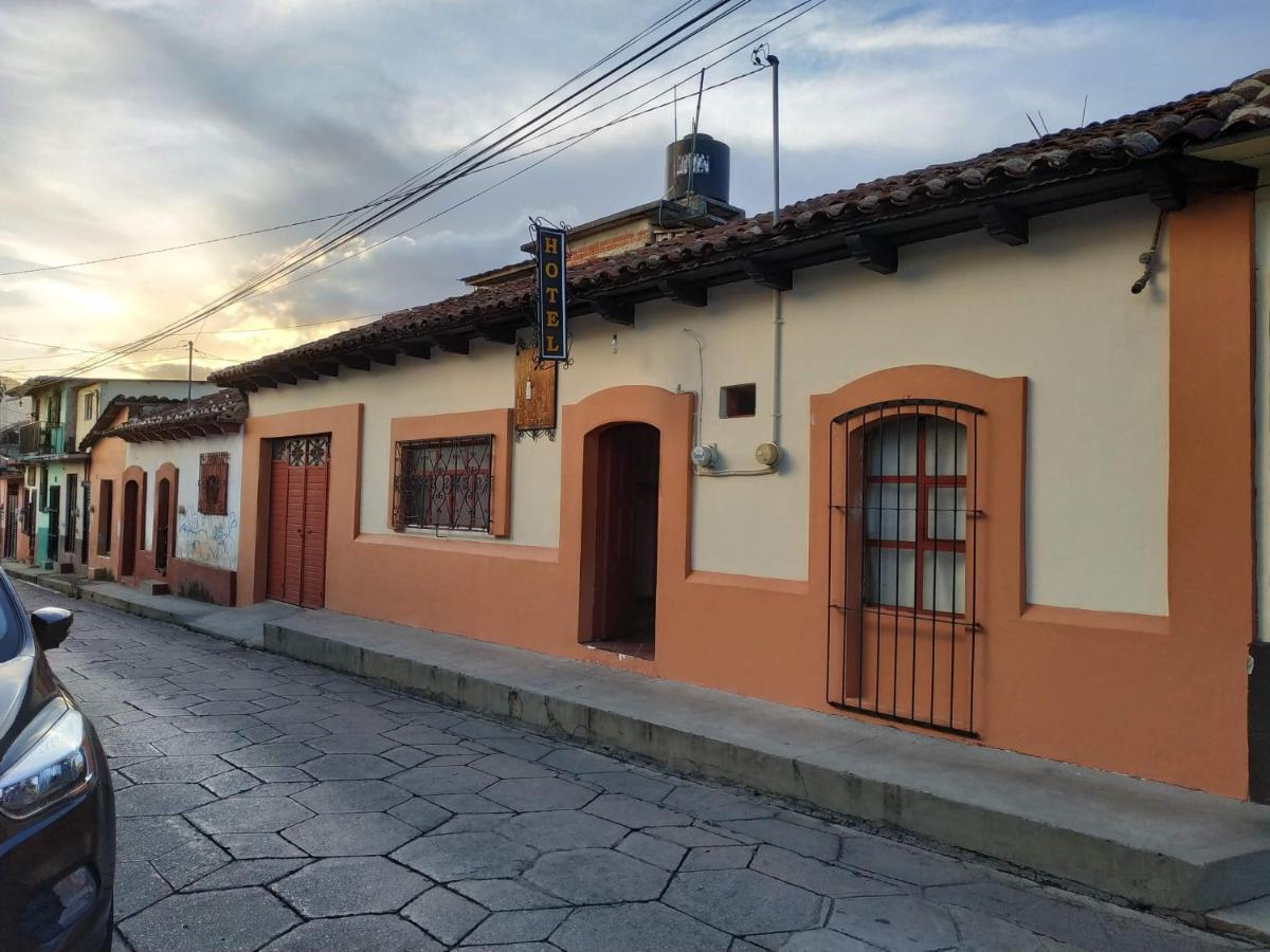 Hotel Alexandria San Cristóbal de Las Casas Dış mekan fotoğraf